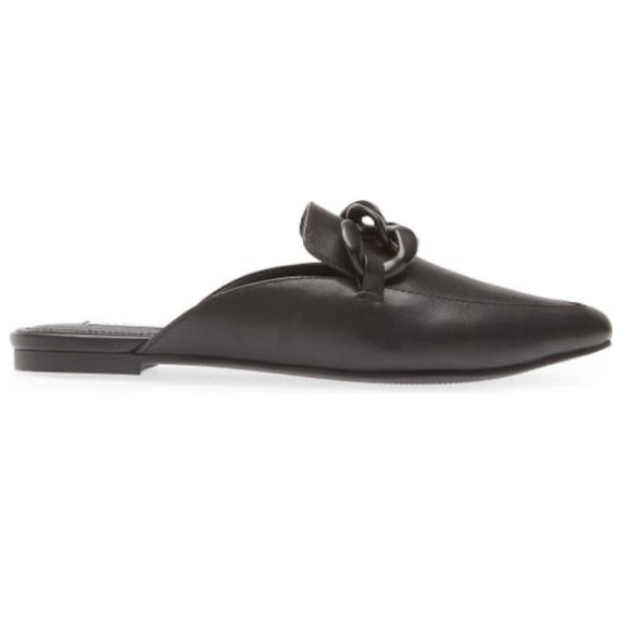 Steve Madden Shoes - s t e v e m a d d e n • chain flat mule